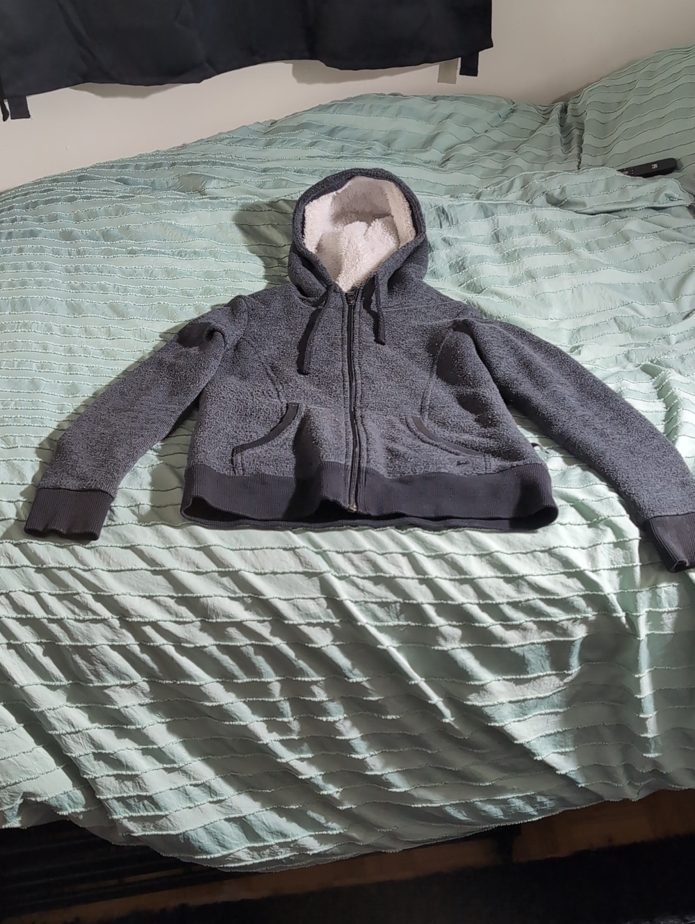 WindRiver Size S Sherpa Lined Sweater